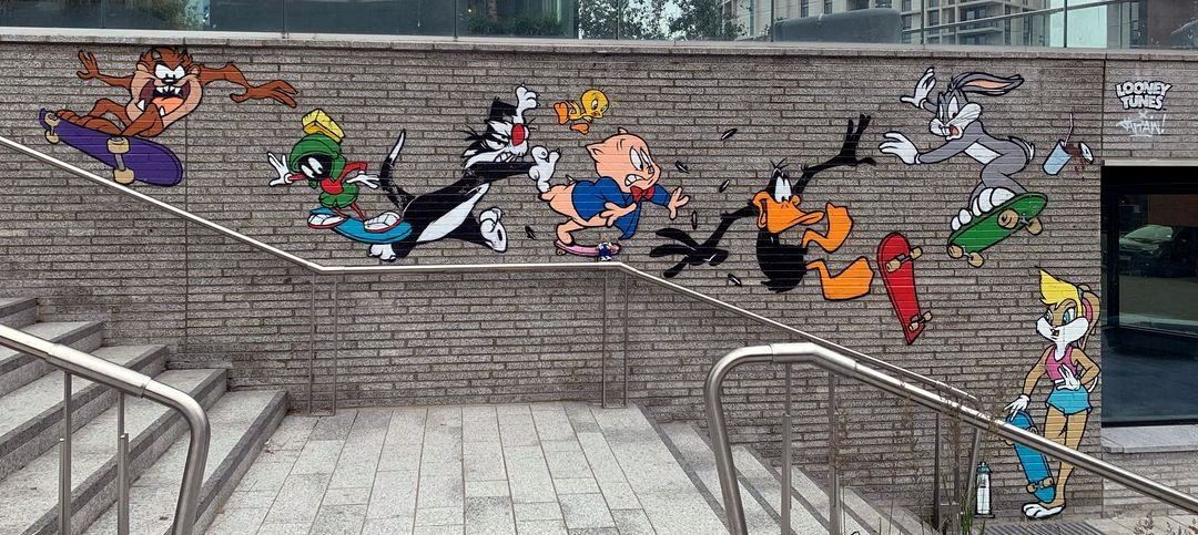 That’s not all folks on the Looney Tunes Art Trail in Manchester That’s not all folks on the Looney Tunes Art Trail in Manchester